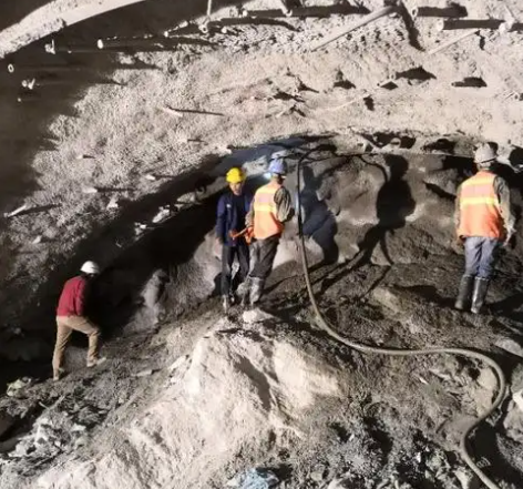 哈密拱顶带模注浆料的施工流程及注意事项